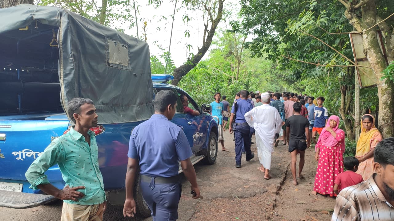 চাটমোহরে ঈদগাহ মাঠের নামকরণ নিয়ে রক্তক্ষয়ী সংঘর্ষ, আহত অন্তত ২০